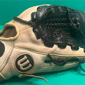 Wilson A550 RH Infield Baseball Glove 11.5" (Used)