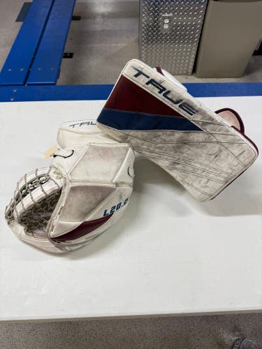 Senior True L20.2 Goalie Gloves & Blockers Regular (Used)