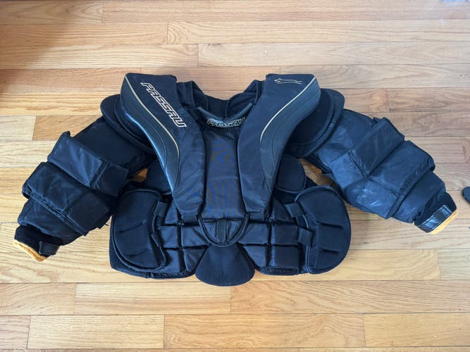 Large Passau Goalie Chest Protector (Used)