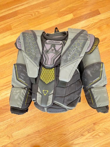 XL Bauer Mach Goalie Chest Protector (Used)