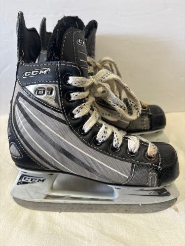 CCM U+ 01 Hockey Skates Regular Width 12 (Used)