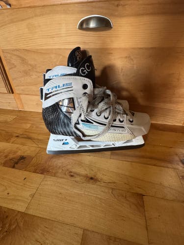 2023 True True SVH Pro Two Piece Hockey Goalie Skates 7 (Used)