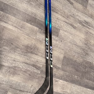 Intermediate CCM FT8 Pro Right Handed Hockey Stick P29+1/4 (Used)