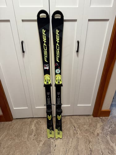 Fischer RC4 World Cup SL Jr. 145 cm Racing Skis With Bindings (Used)