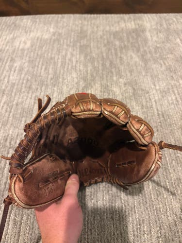 Wilson A2000 1786 RH Infield Baseball Glove 11.5" (Used)