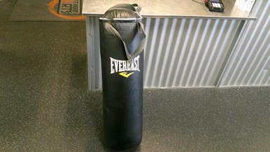 Used Everlast HVY BAG 60LB Boxing Heavy Bag Black 60 lb 11868-S000066282