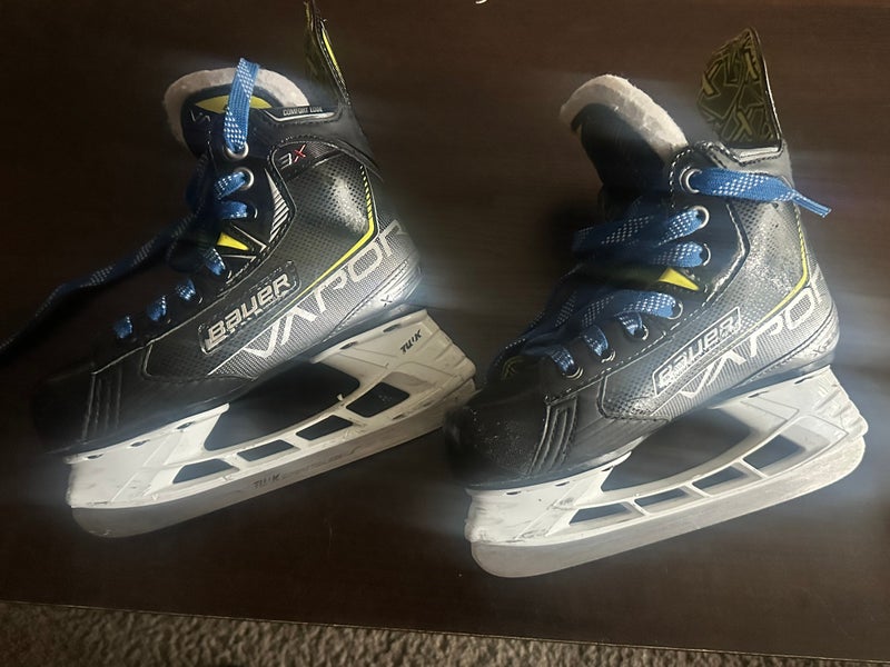 2022 Bauer Vapor X3 Hockey Skates 13.5 (Used)