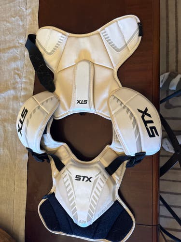 Medium Adult STX Stallion 400 Shoulder Pads (Used)