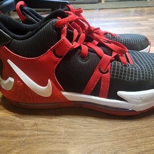 Kid's 7Y (Big Kids / Youth) Nike lebron witness 7 Shoes (Used)