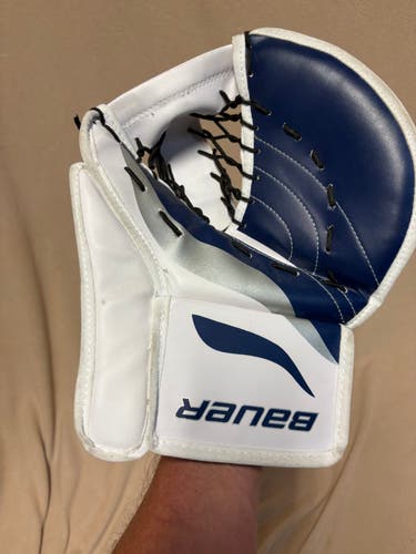 Bauer Performance goalie glove Regular (Used)