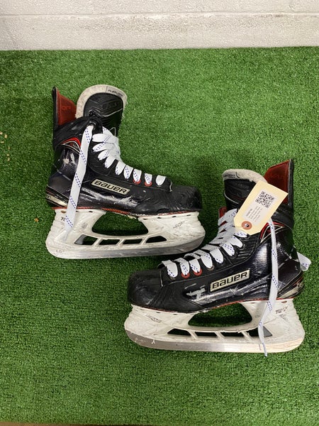 Senior Bauer Vapor X900 Hockey Skates Regular Width Size 6.0 (Used)