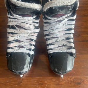 2017 Bauer Vapor X700 Hockey Goalie Skates Regular Width 6 (Used)