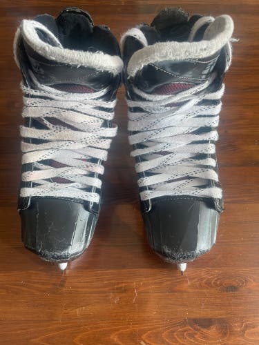 2017 Bauer Vapor X700 Hockey Goalie Skates Regular Width 6 (Used)