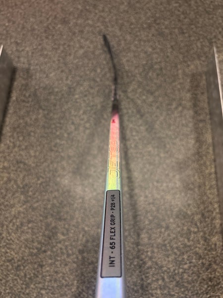 Intermediate CCM JetSpeed FT8 Pro Right Handed Hockey Stick 65 Flex P28+1/4 (New)