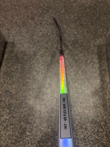 Intermediate CCM JetSpeed FT8 Pro Right Handed Hockey Stick 65 Flex P88 (New)