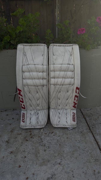 33" CCM Extreme Flex III Pro Goalie Leg Pads Pro Stock (Used)