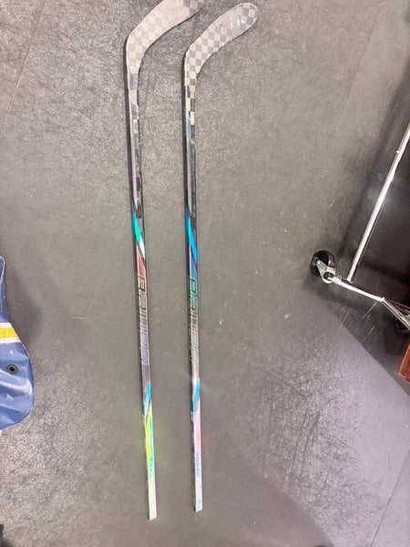 2 Senior Bauer Nexus Tracer Right Handed Hockey Stick P28 (Used)