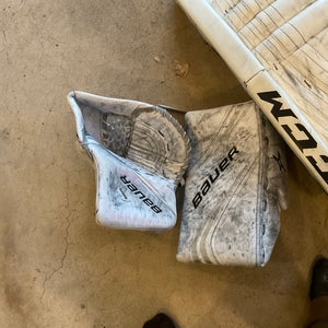 Bauer glove and blocker, reg senior