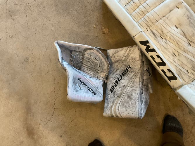 Bauer glove and blocker, reg senior