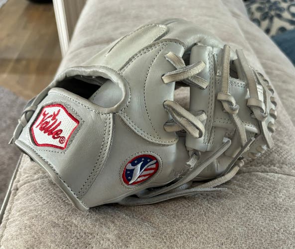 Valle 9.75 Infield Weighted Training Glove (Used)