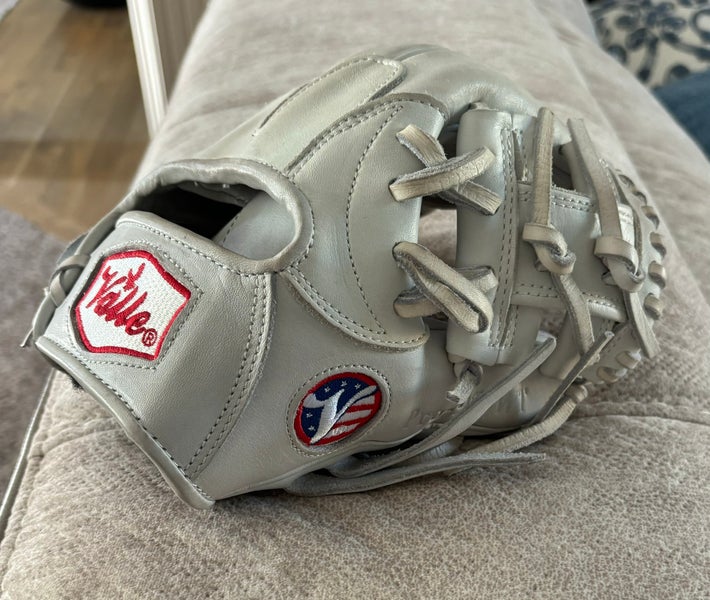 Valle 9.75 Infield Weighted Training Glove (Used)