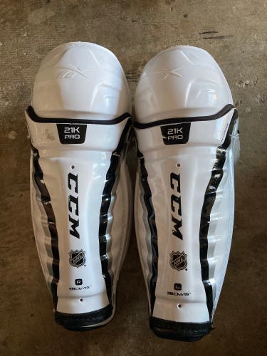 Senior CCM 21K 15" Shin Pads Pro Stock (Used)