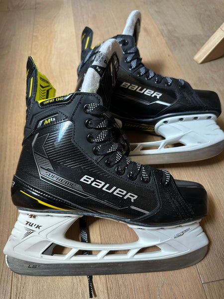Excellent Condition - 2024 Bauer Supreme M4 Hockey Skates 6 (Used)