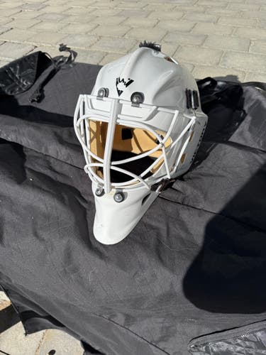 Senior 2022 Medium Wall W8 Goalie Mask Pro Stock (Used)