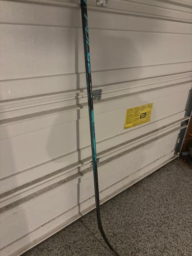 Senior Bauer Right Handed Hockey Stick P92 (New)