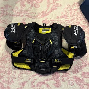 Men's Medium Intermediate Bauer Supreme M3 Shoulder Pads (Used)
