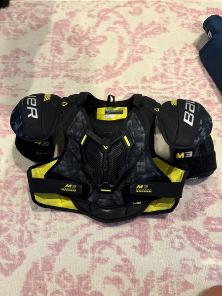Men's Medium Intermediate Bauer Supreme M3 Shoulder Pads (Used)