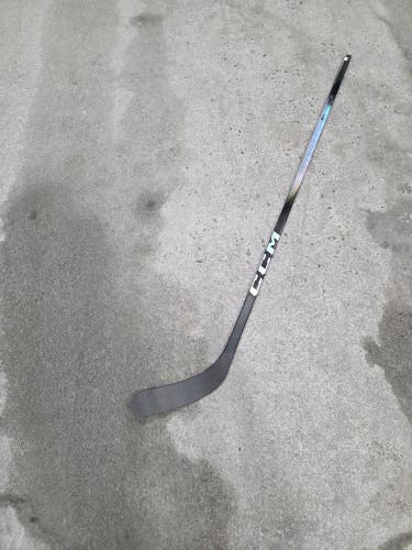 New CCM Jetspeed FT8 Pro Senior RH P88 75 Flex hockey stick