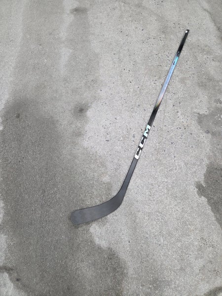 New CCM Jetspeed FT8 Pro Senior RH P88 75 Flex hockey stick