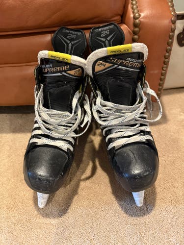 2018 Bauer Supreme 2S Hockey Skates Regular Width  8 (Used)  PulseTi Steel