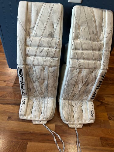 34" True 9x3 Goalie Leg Pads (Used)