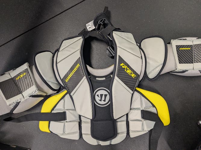Small / Medium Warrior Goalie Chest Protector (Used)