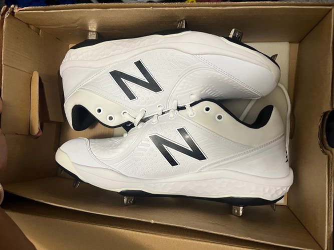 Men's Size M 11.5 (W 12.5) Adult New Balance Cleats (New)