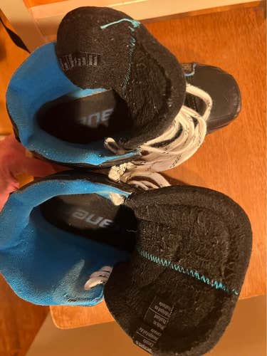 Bauer GSX Hockey Goalie Skates Regular Width Size 4 (Used)