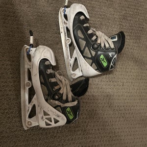 Reebok 3K Hockey Goalie Skates Size 3 (Used)