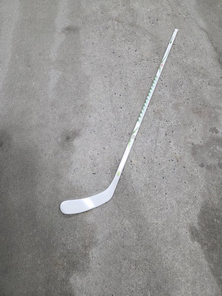 Intermediate Warrior Alpha Deluxe 20th Anniversary Right Handed Hockey Stick W03 65 flex