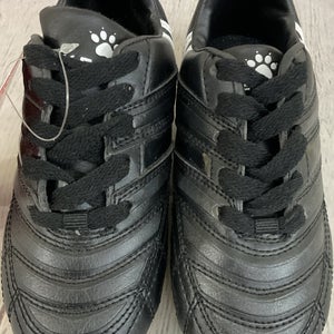 TCK Kelme Team Ultra Junior PU Leather Cleats Black Foam Insoles Low Top Lace Up