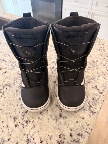 3Y (Big Kids / Youth) Vans Snowboard Boots (Used)
