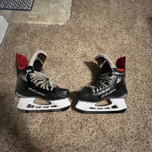 2023 Bauer Vapor X4 Hockey Skates 7.5 (Used)