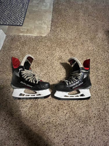 2023 Bauer Vapor X4 Hockey Skates 7.5 (Used)