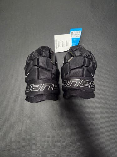 New Bauer Supreme M3 Gloves Junior 10" black