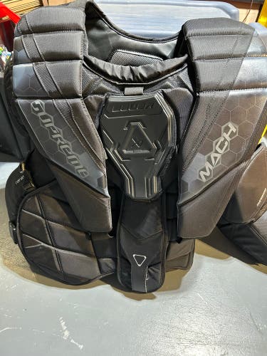 XL Bauer Mach Goalie Chest Protector (New)