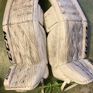 35" CCM Extreme Flex lll Goalie Leg Pads (Used)