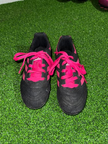 Black Kids 11K (Little Kids) Adidas Goletto Molded Cleats Cleats (Used)