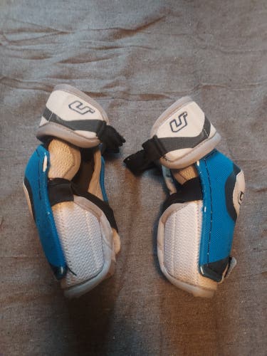 Junior Large CCM u+ 04 Elbow Pads (Used)