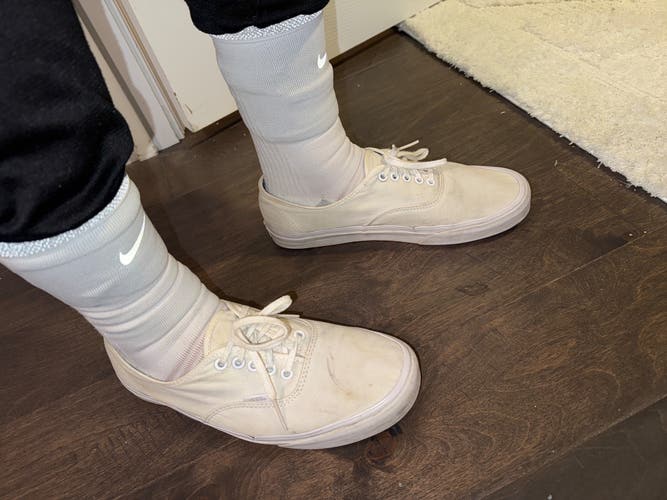 White Men's Size M 10.0 (W 11.0) Adult Vans Shoes (Used)
